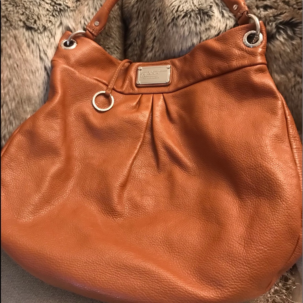 Authentic MC Tan leather Marc Jacobs Classic Q Hillier Huge Hobo bag.